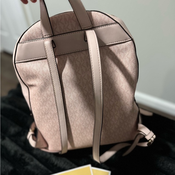 Authentic Michael Kors large Jaycee Backpack in the Powder Blush/Monogram color - Picture 4 of 8